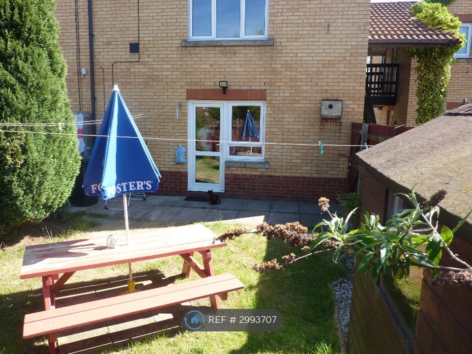 Far Pasture, Werrington, Peterborough photo 5