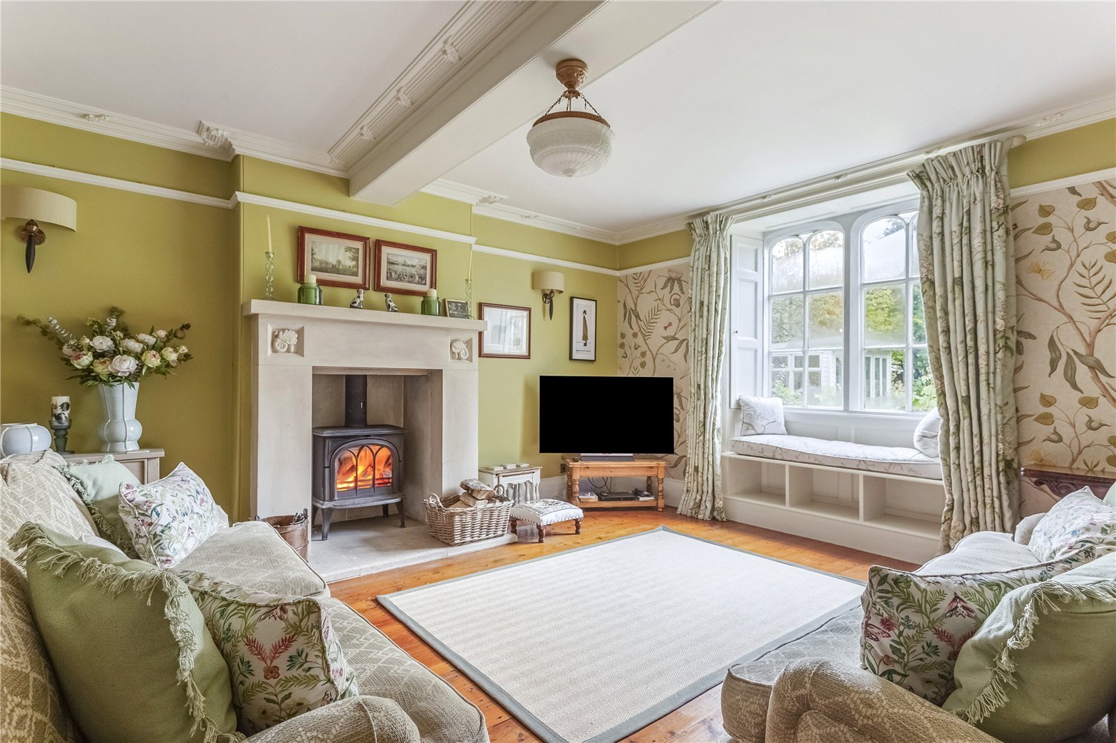 8 bedroom detached house for sale 0