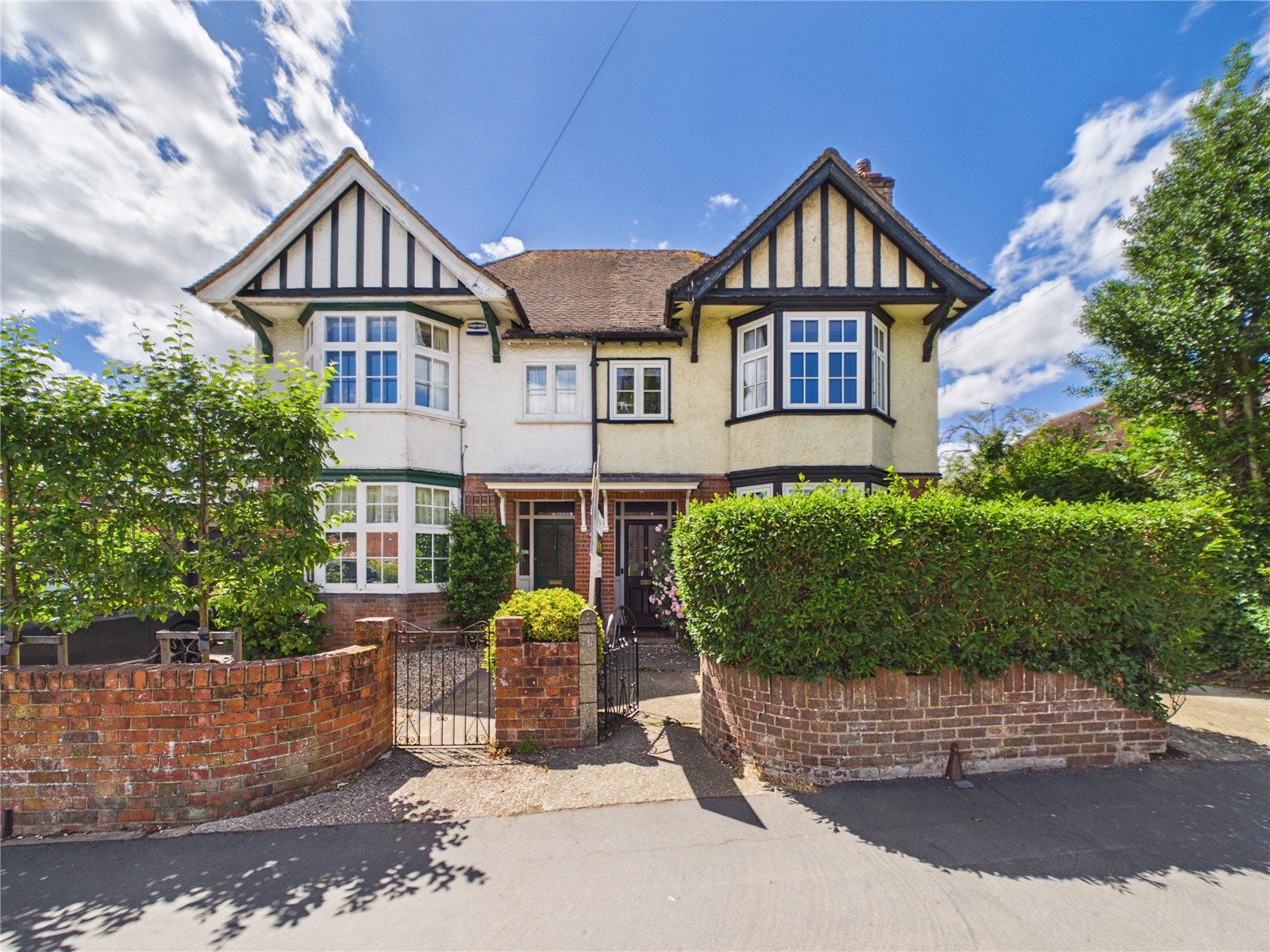 5 bed semi-detached house for sale