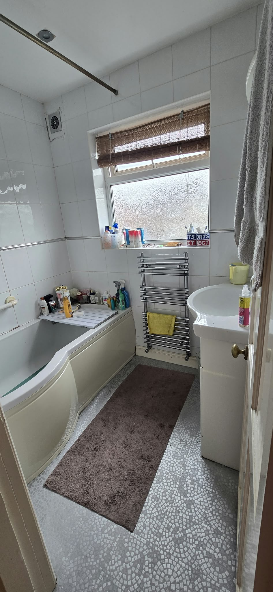 8, Corringham Road, Manchester photo 4