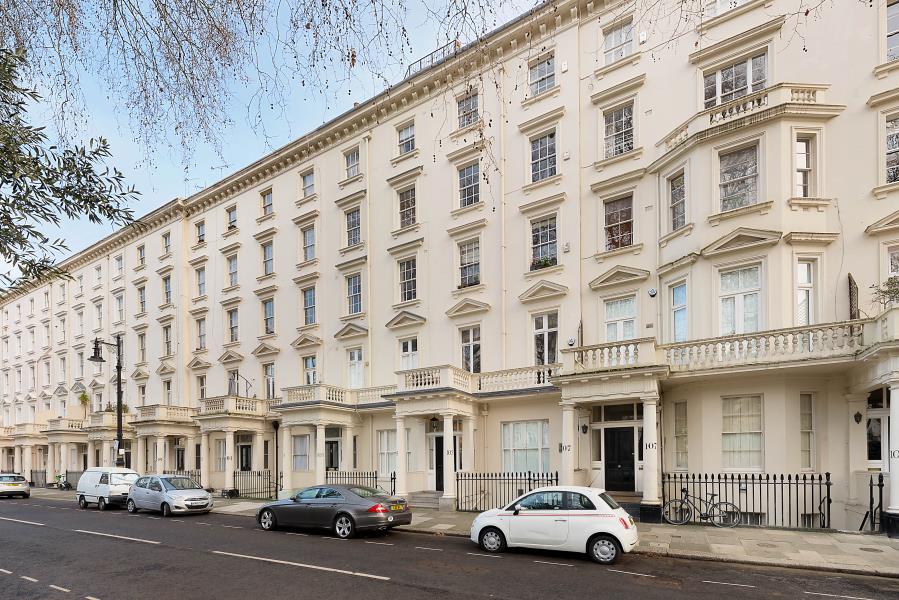 2-bed flat on Flat 4 105, St Georges Square, London, £3,250/mo