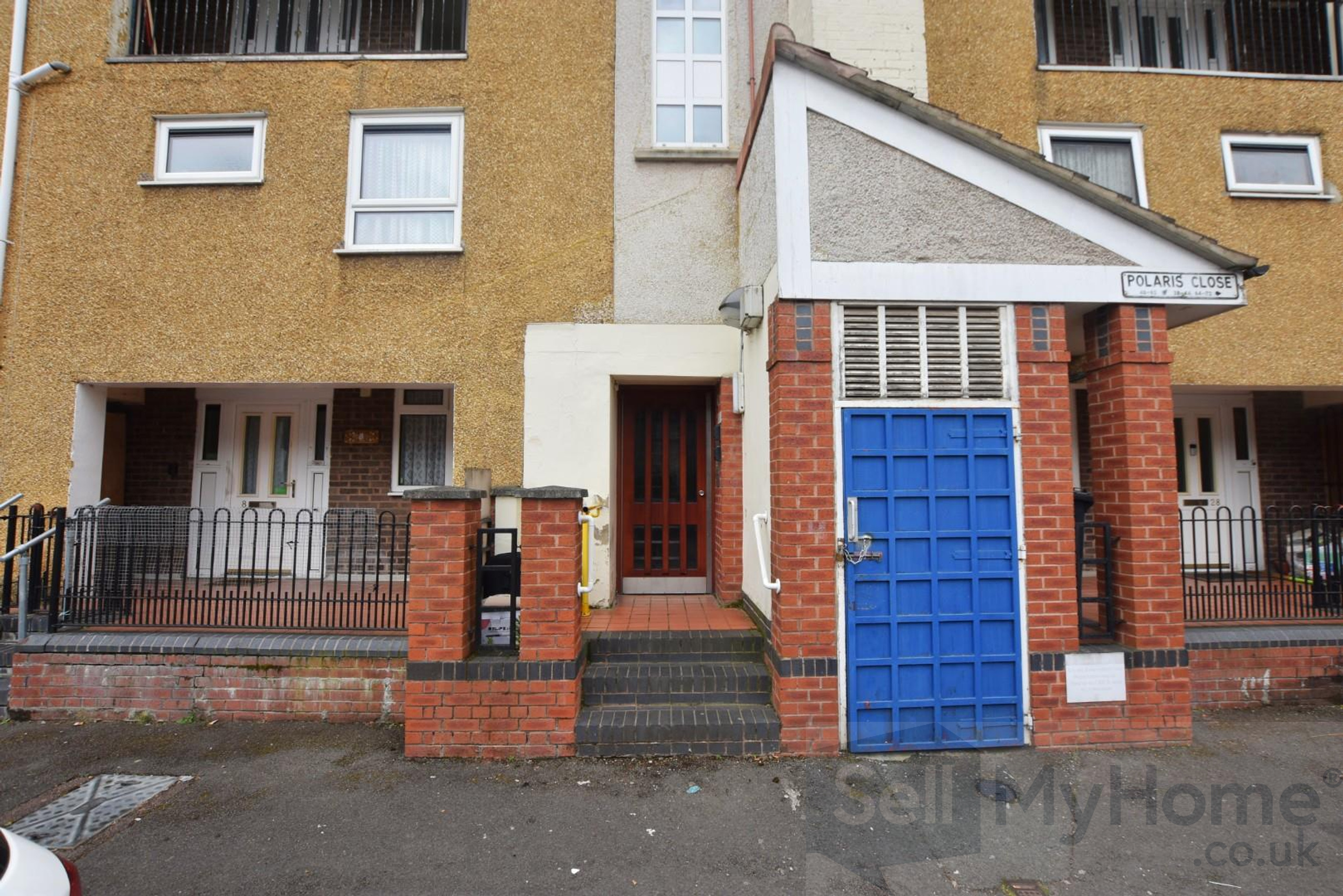 3-bed flat on 26 Polaris Close, Leicester, £180,000