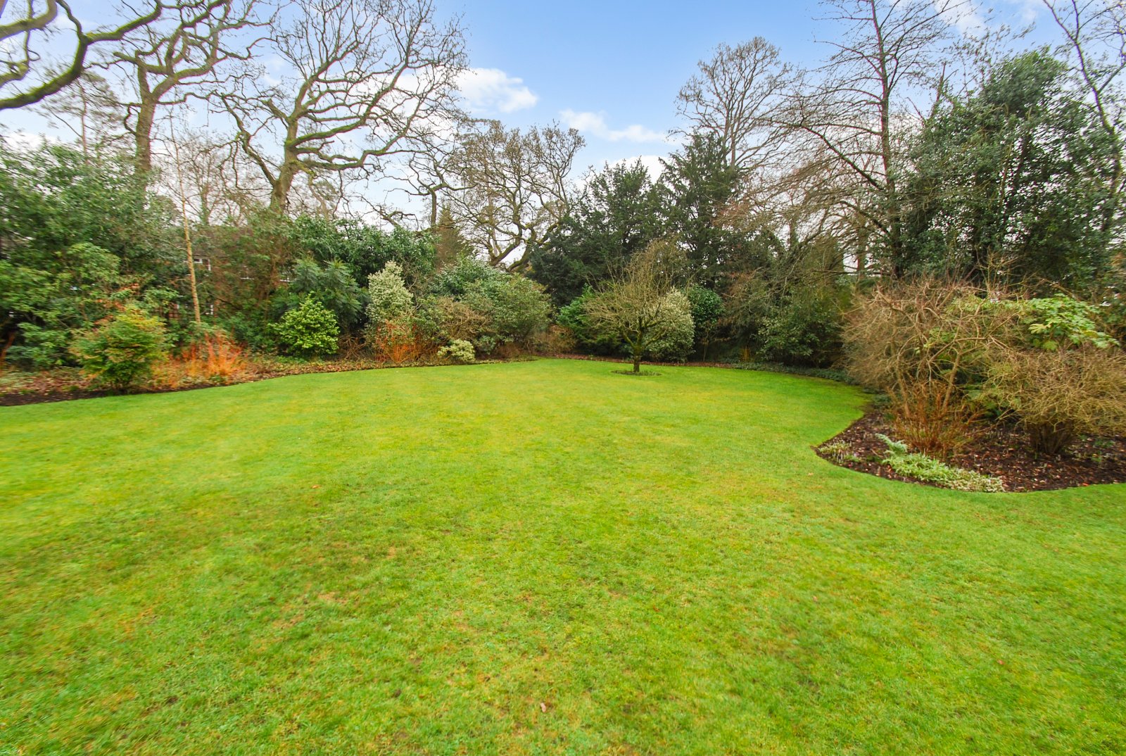 4 bedroom detached house for sale 0