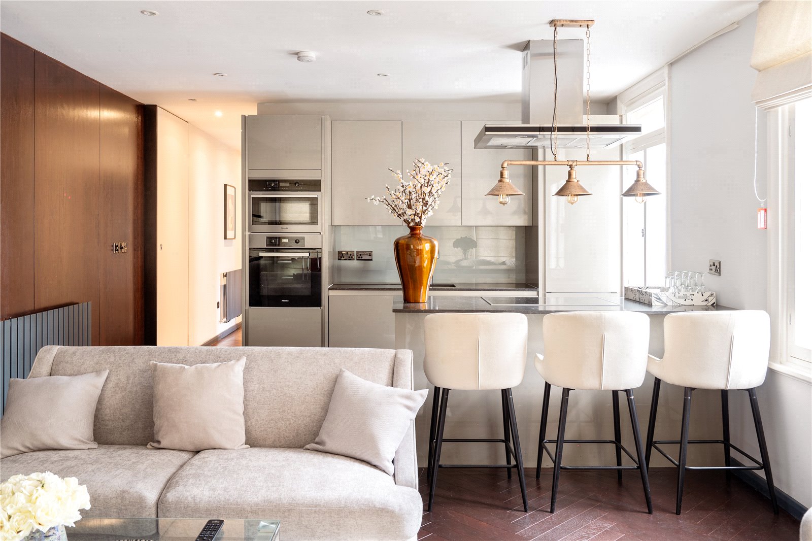 3 bedroom flat for sale 0