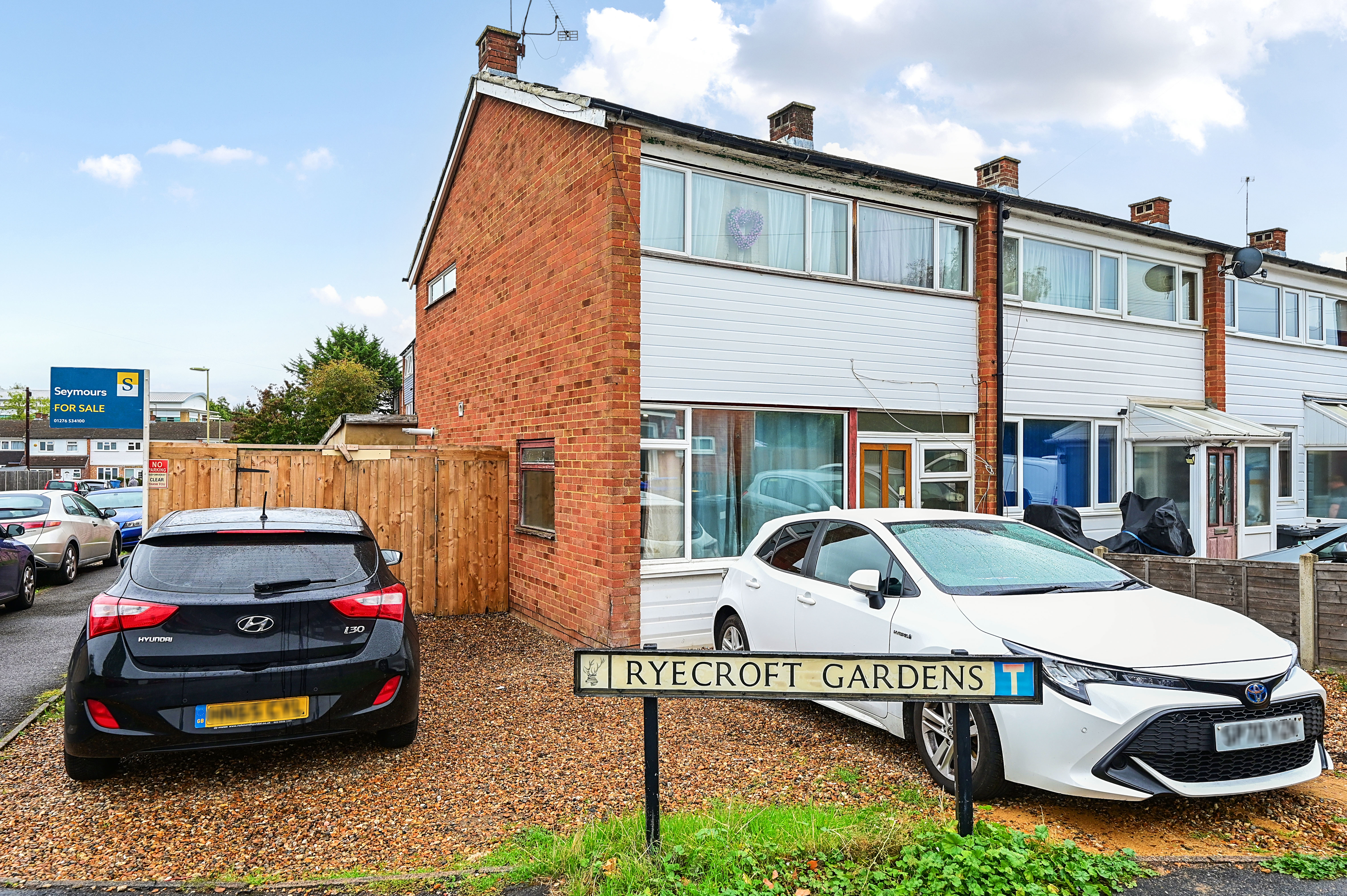 51, Ryecroft Gardens, Camberley photo 4