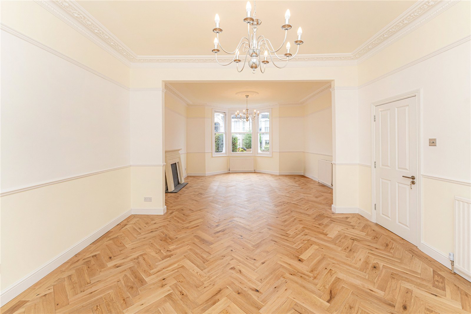 6 bedroom semi-detached house for sale 0