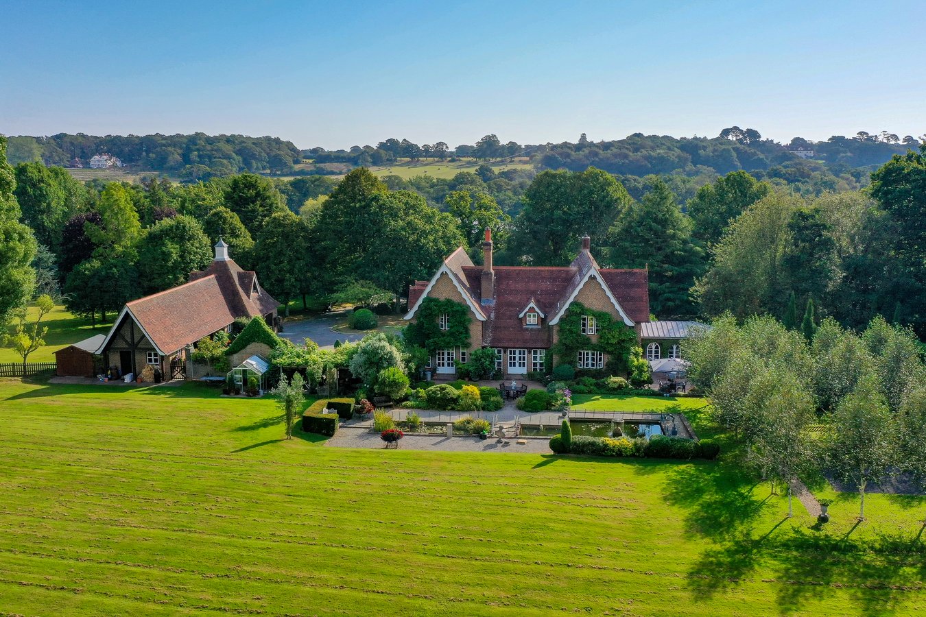 5 bedroom detached house for sale