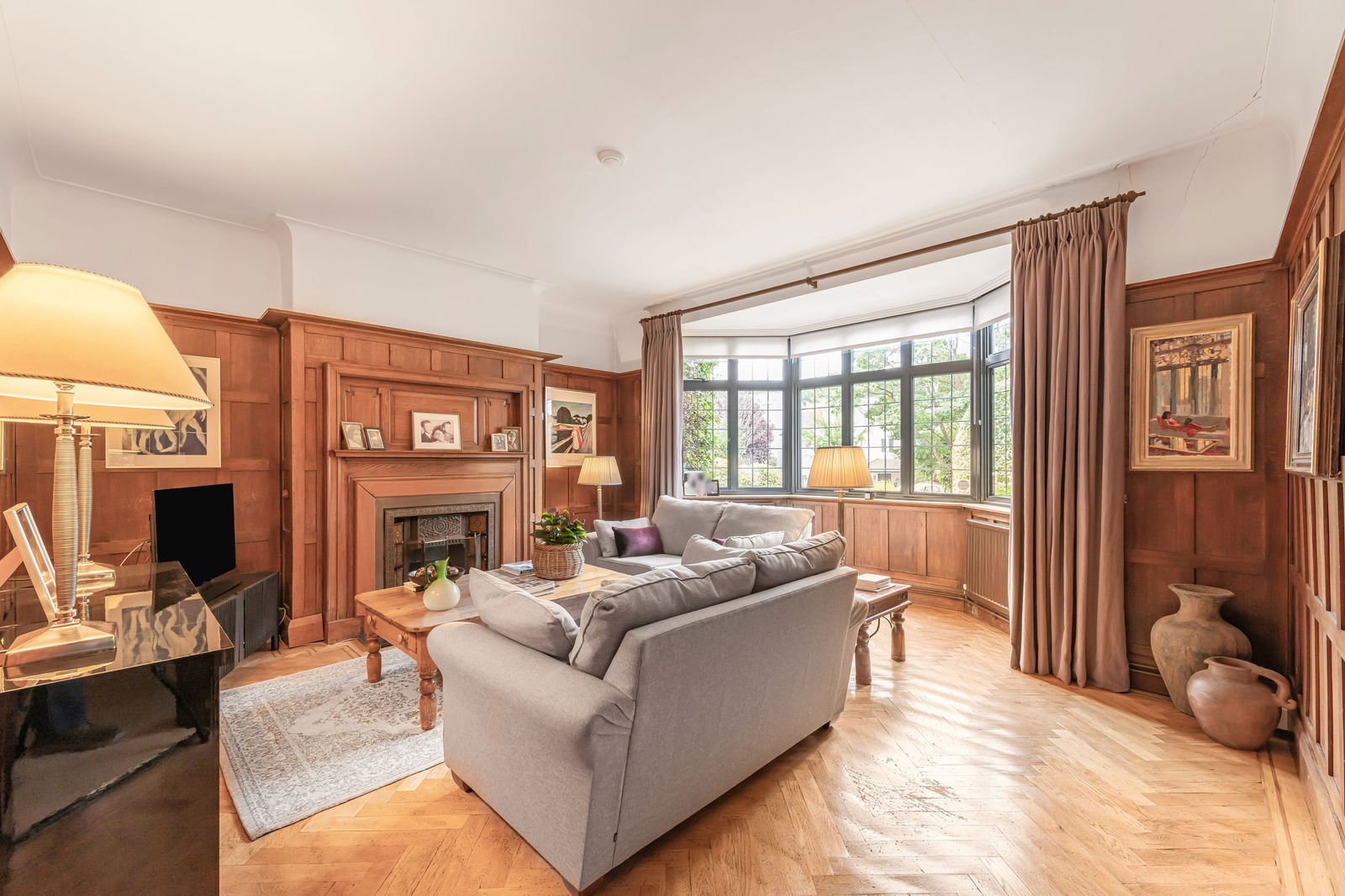 6 bedroom detached house for sale 0