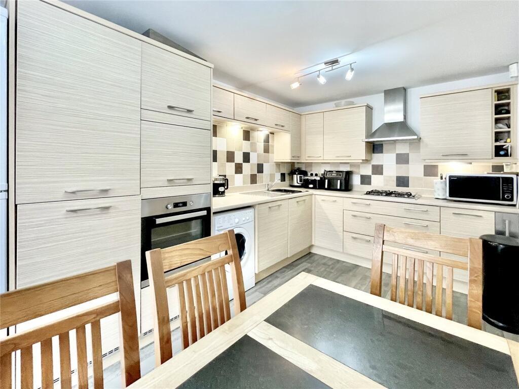 4, Kingfisher Mews, Wombwell photo 5