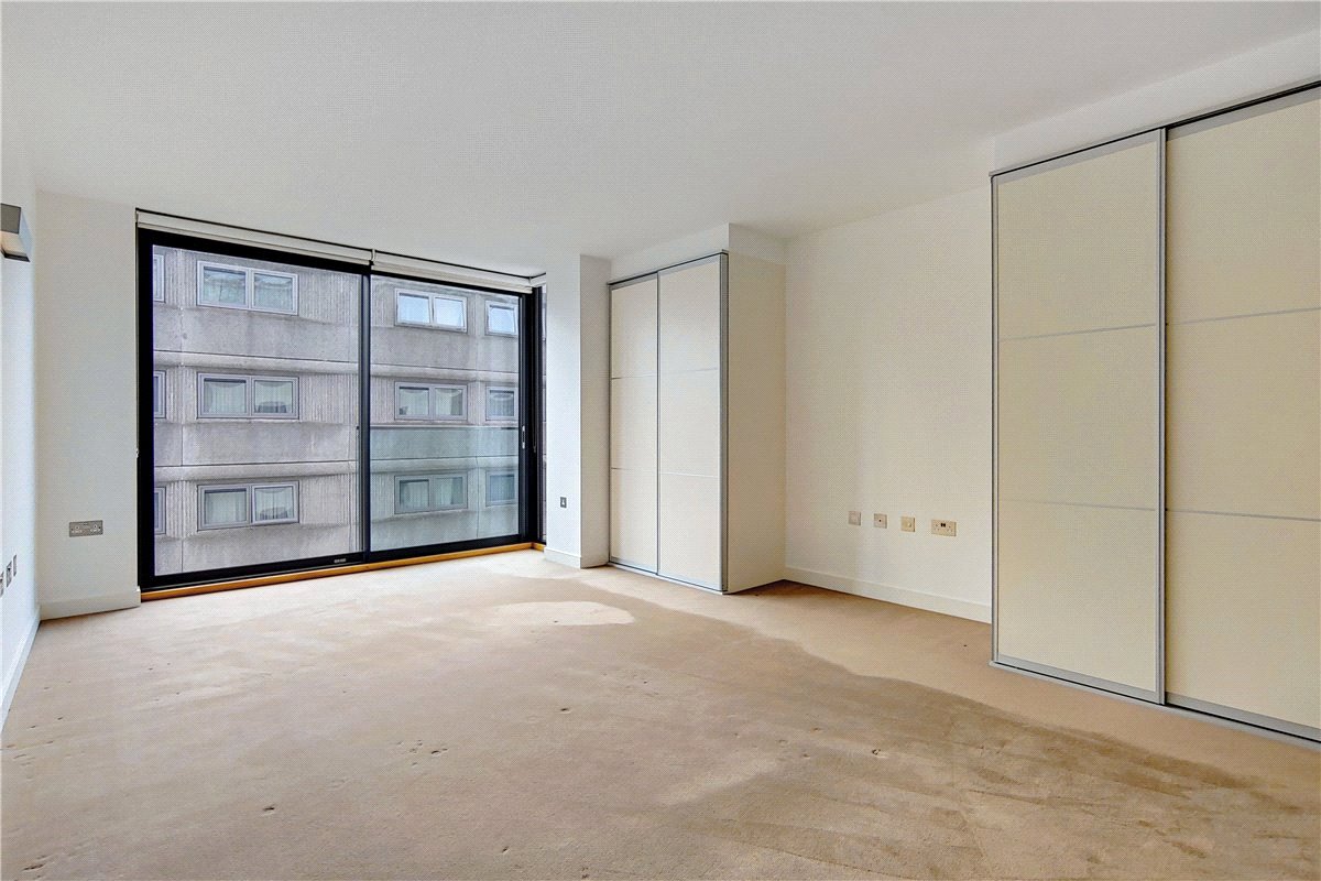 3 bedroom flat for sale 0