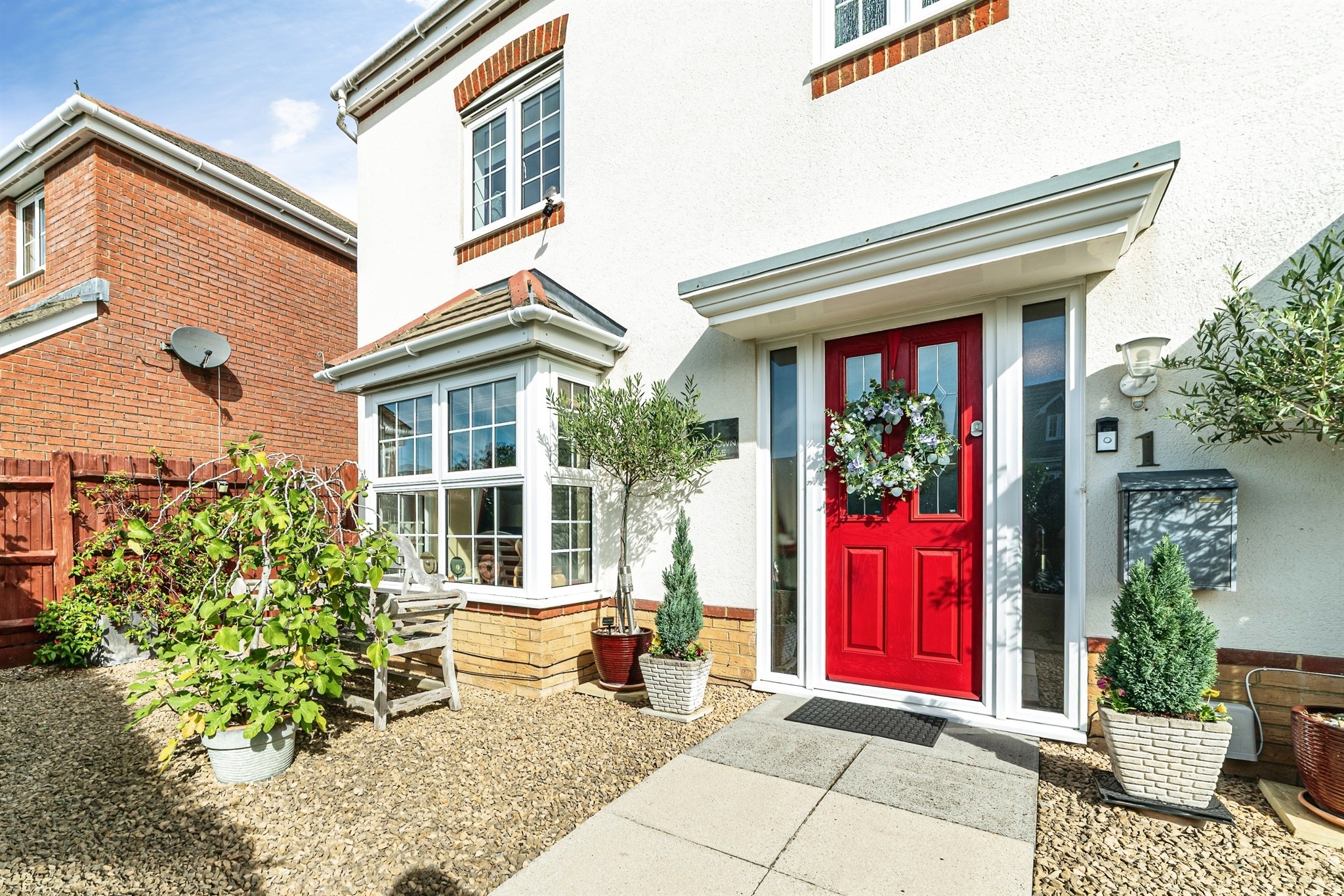 5 bed detached house for sale