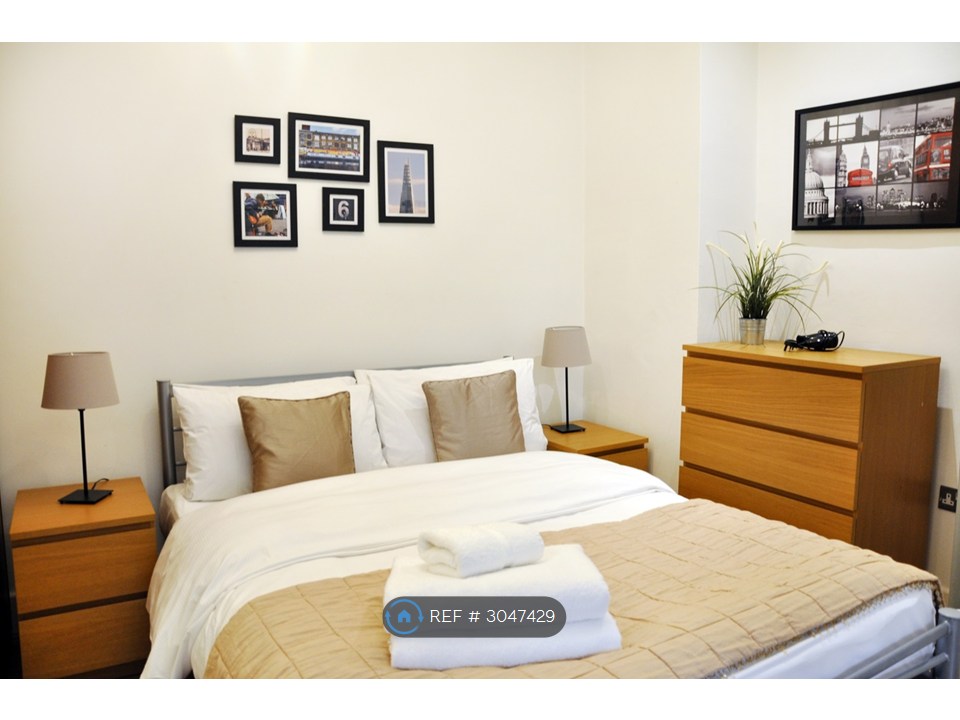 Flat, Hammersmith Grove, London photo 5