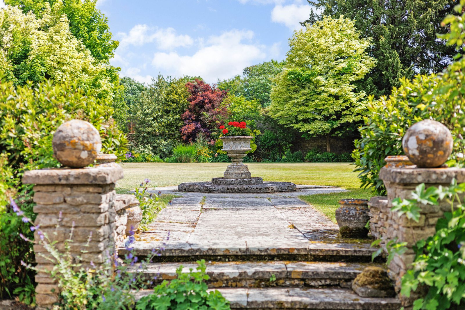 5 bedroom detached house for sale 0