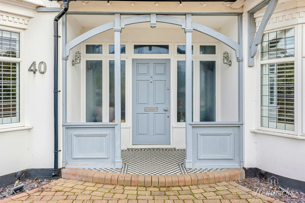 4 bedroom detached house for sale 0