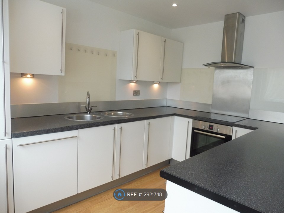 2-bed flat on Ebb Court, Albert Basin Way No Forwarding Address, London, £2,120/mo