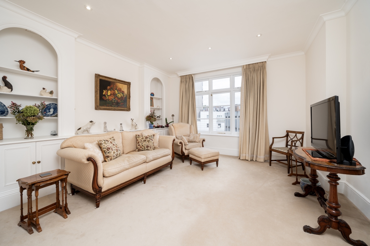 2 bedroom flat for sale 0