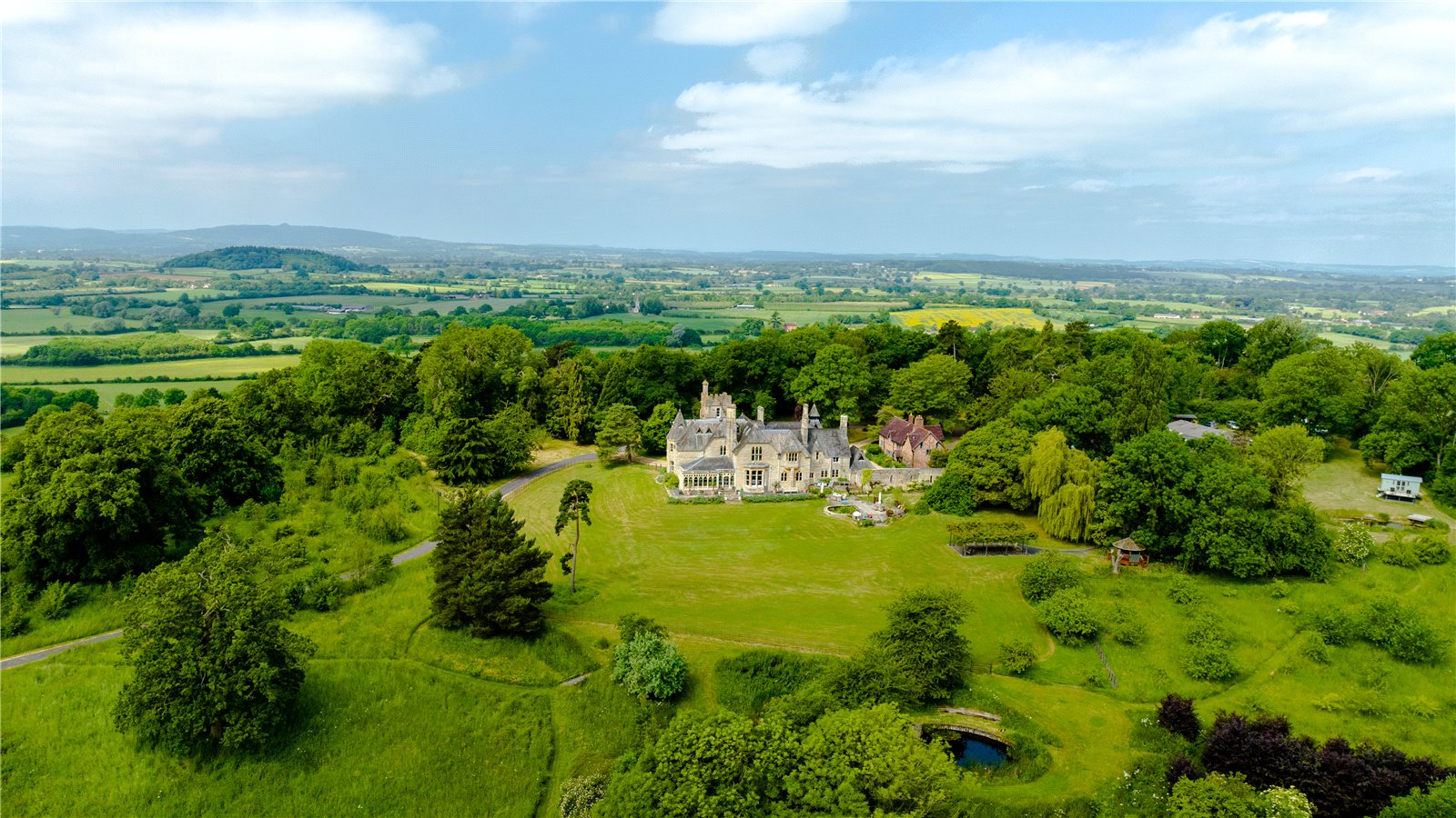 8 bedroom detached house for sale 0