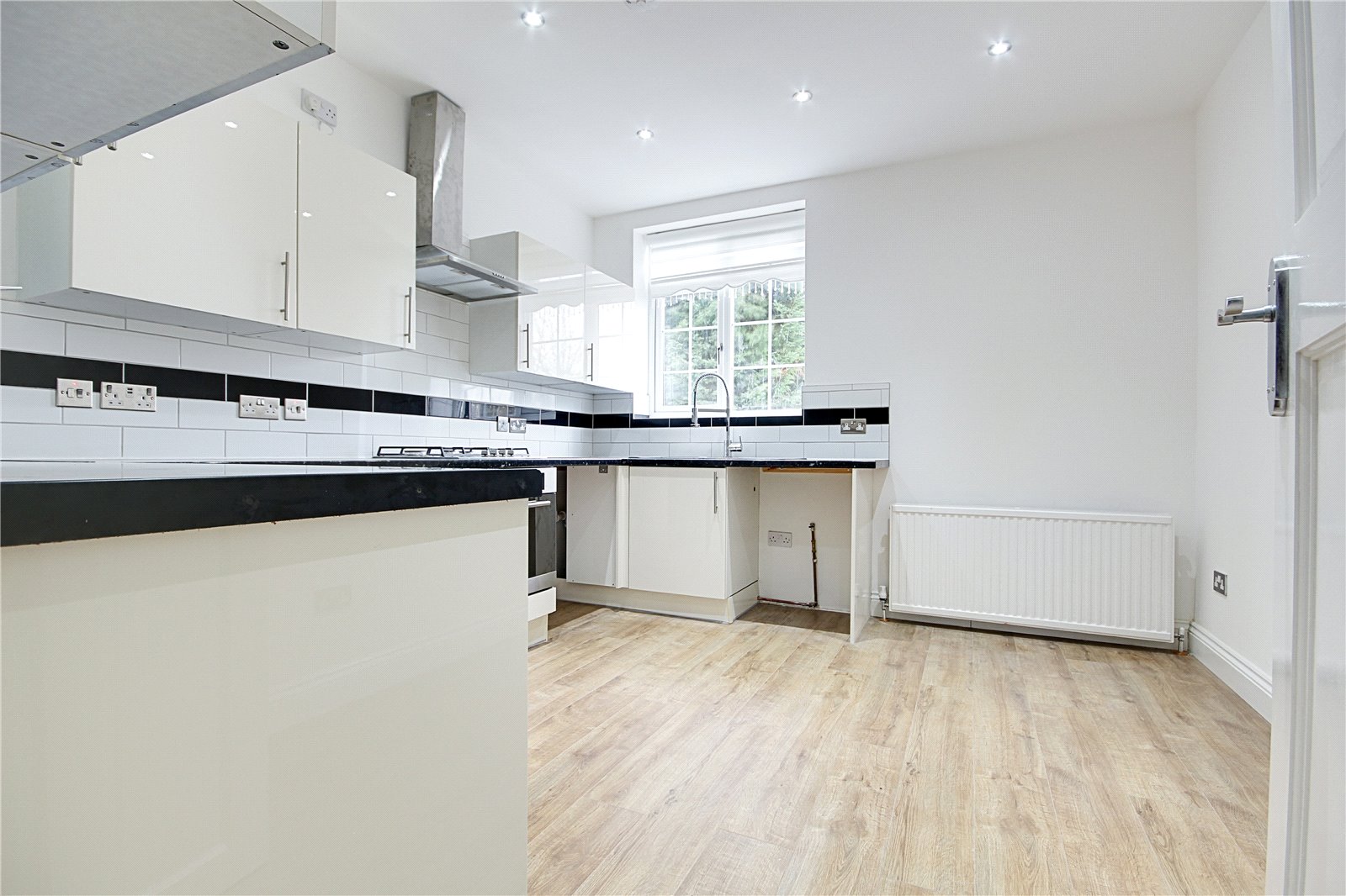 Photos of Station Road, London N21 60787464 PrimeLocation