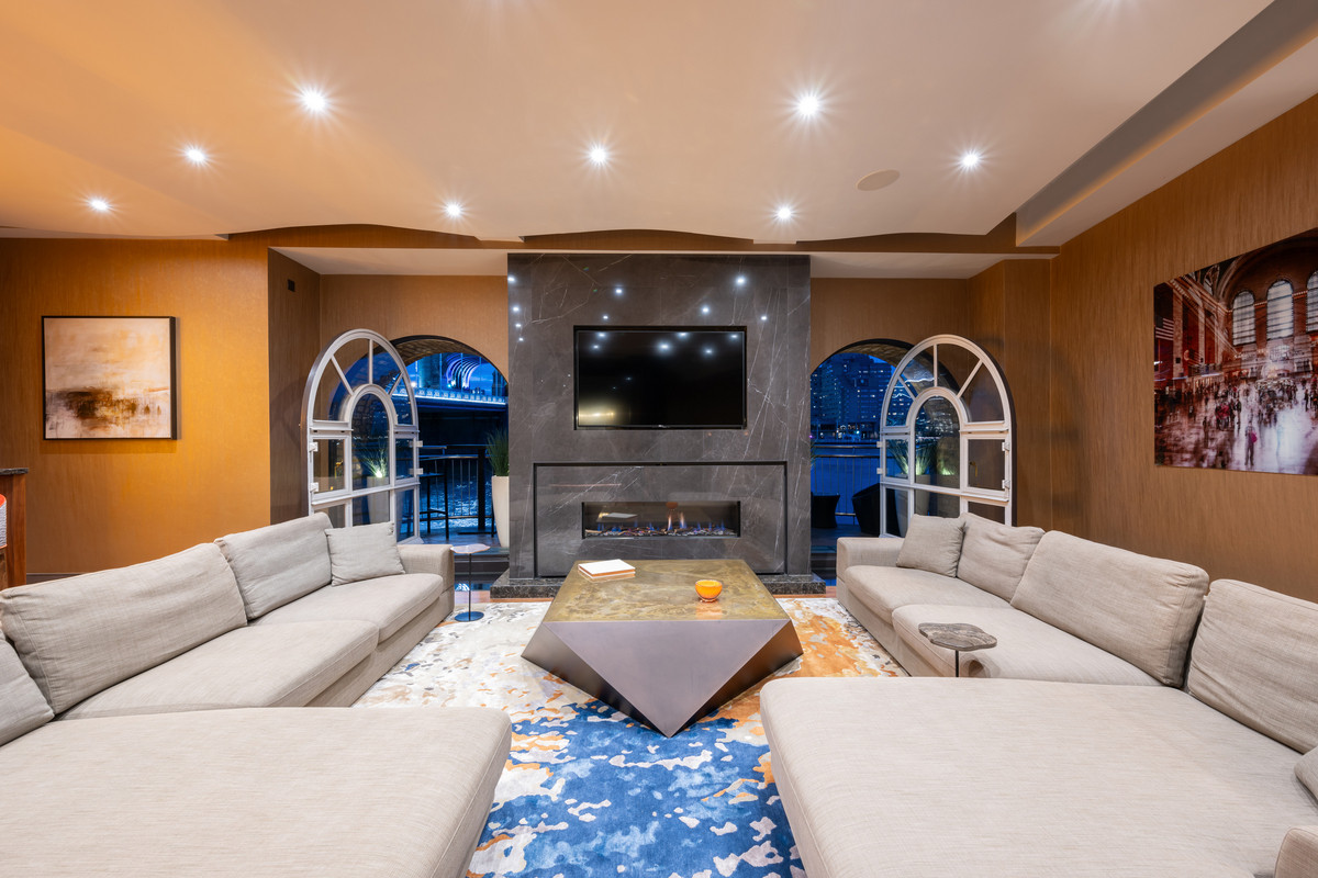 4 bedroom flat for sale 0