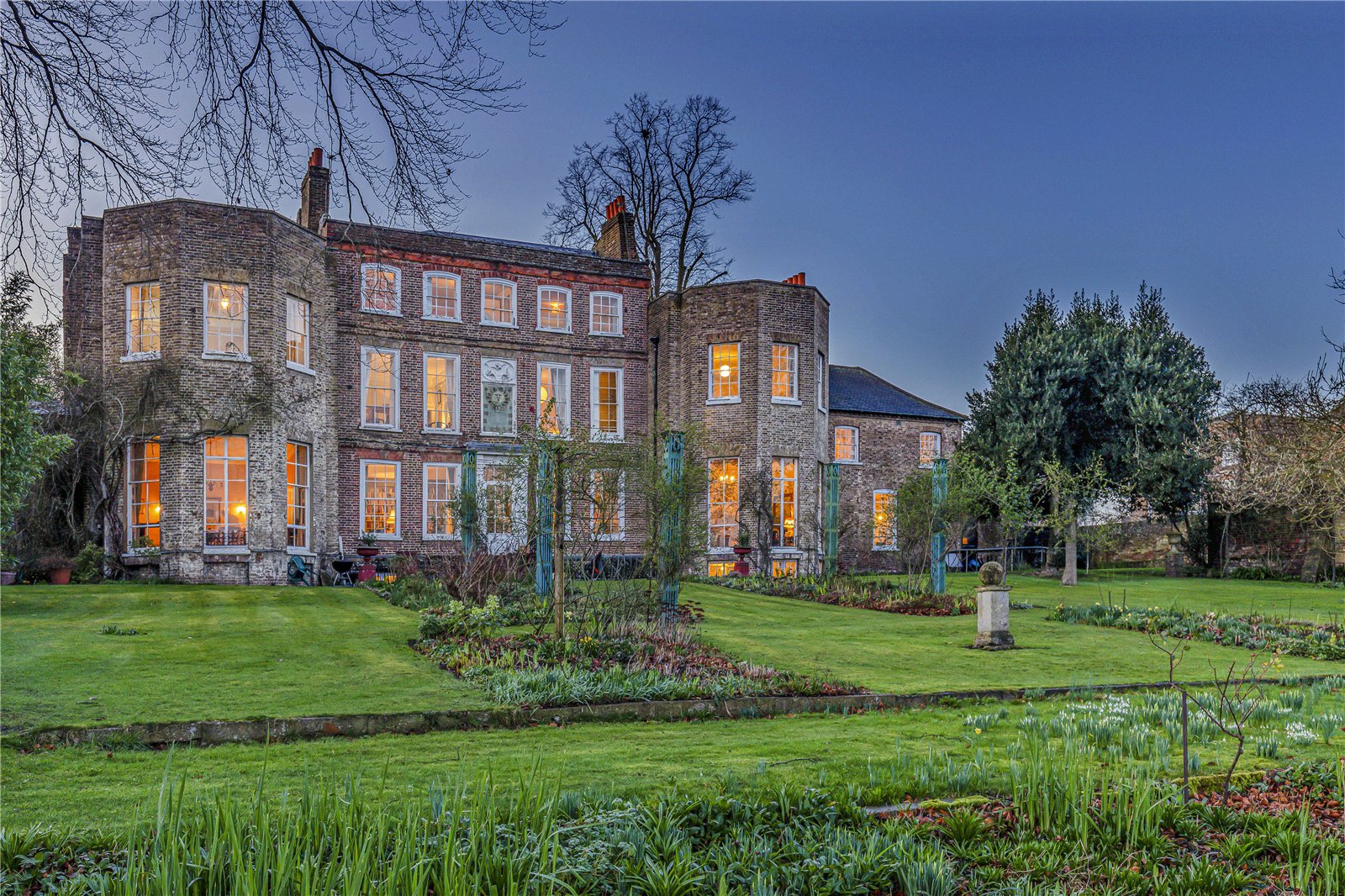 9 bedroom detached house for sale 0