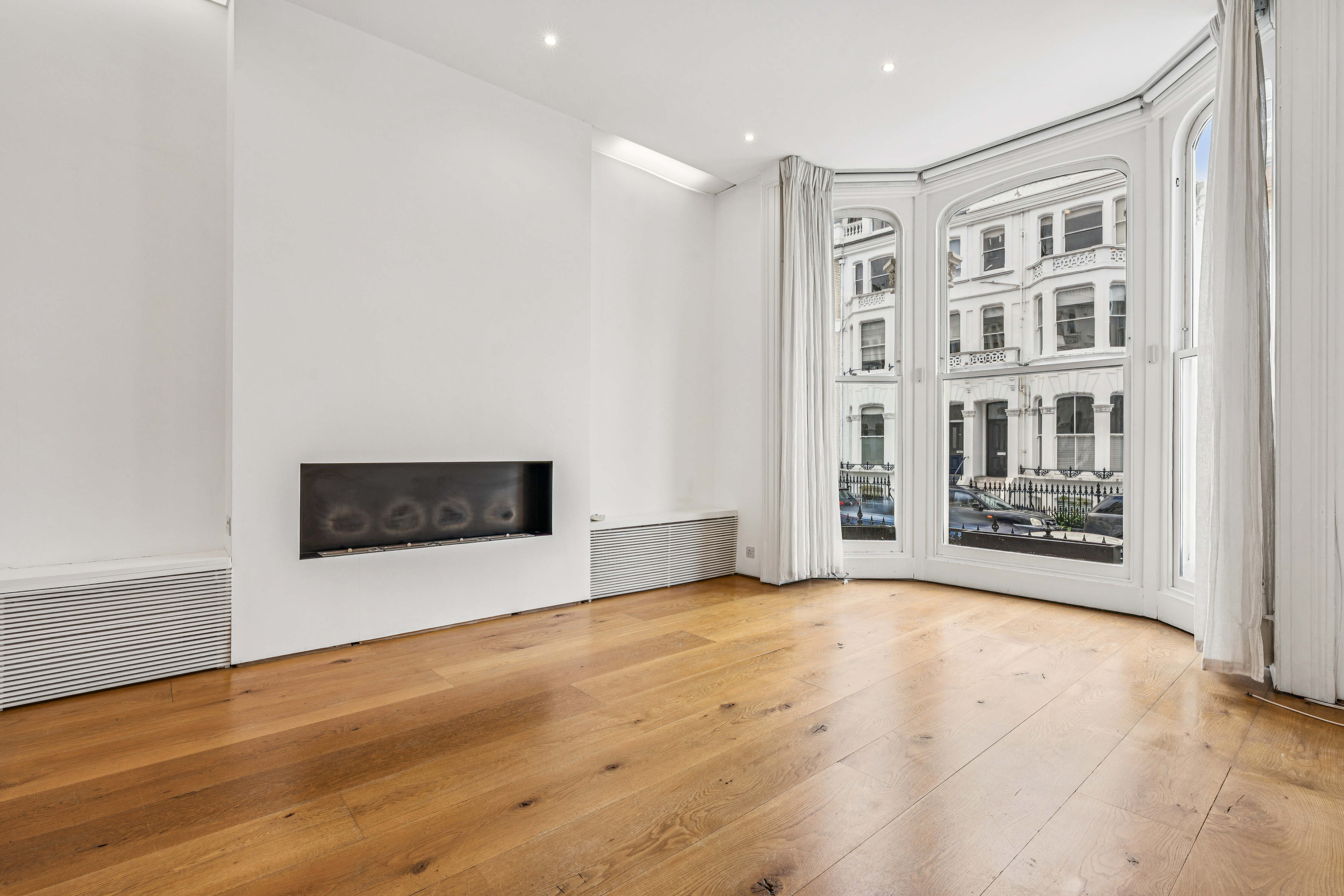 3 bedroom maisonette for sale 0