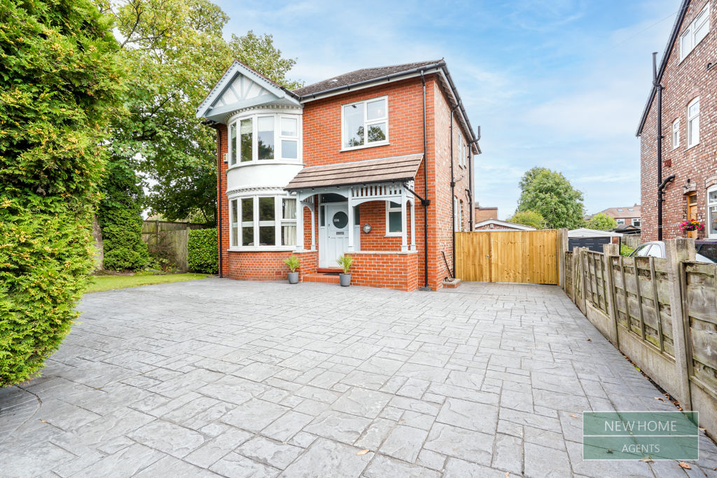 4 bed detached house for sale