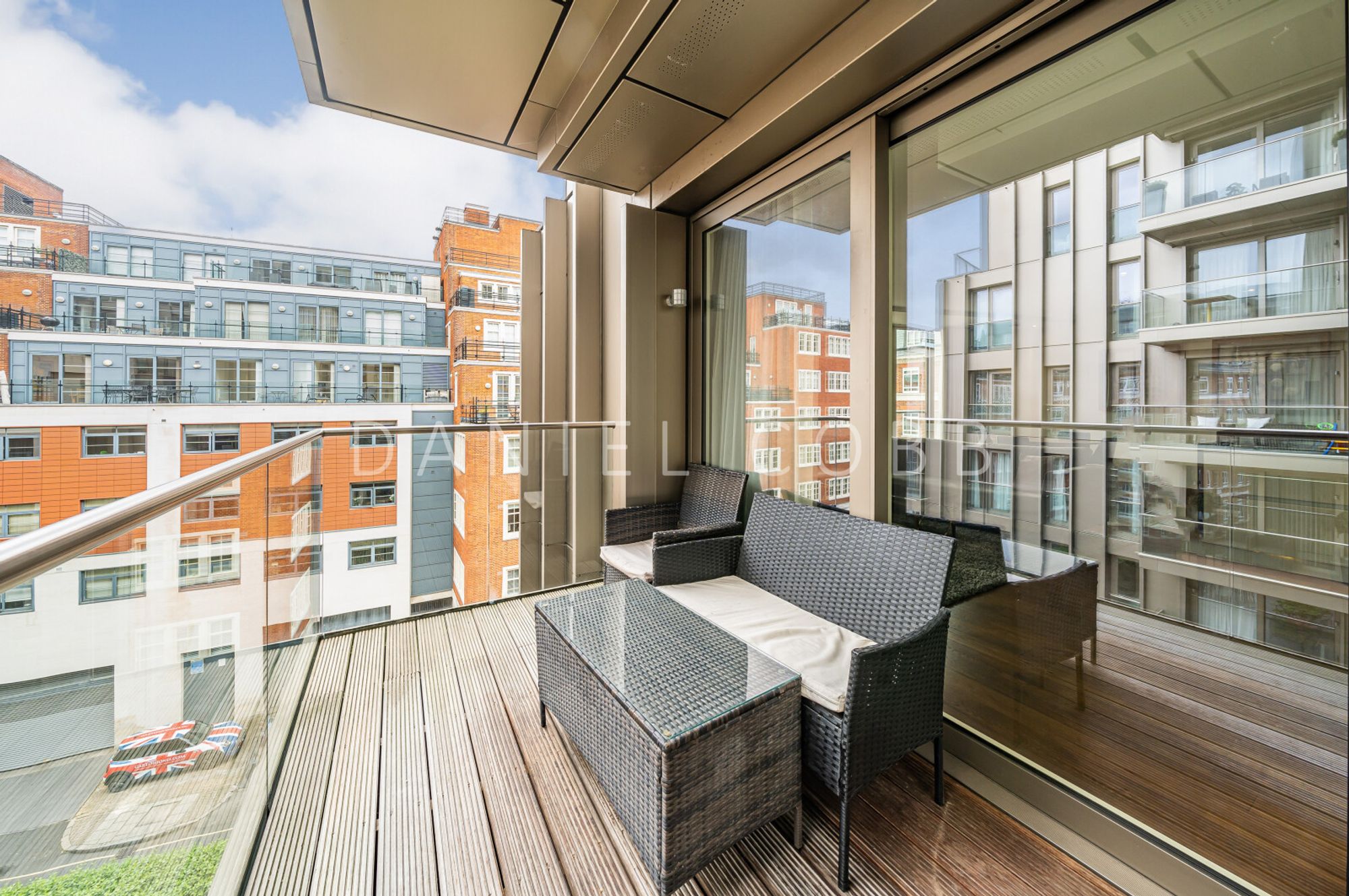 3 bedroom flat for sale 0