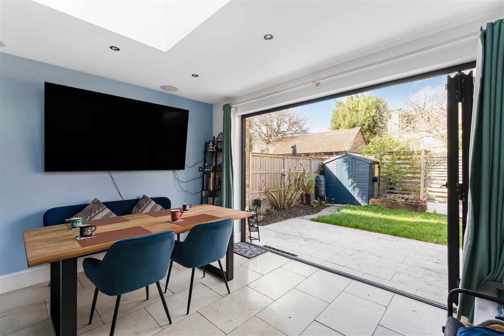 4 bedroom detached house for sale 0