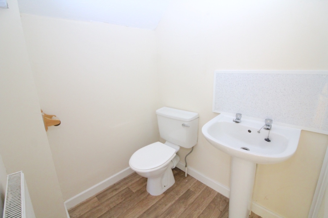 Flat 4, 11 High Street, Swansea photo 3