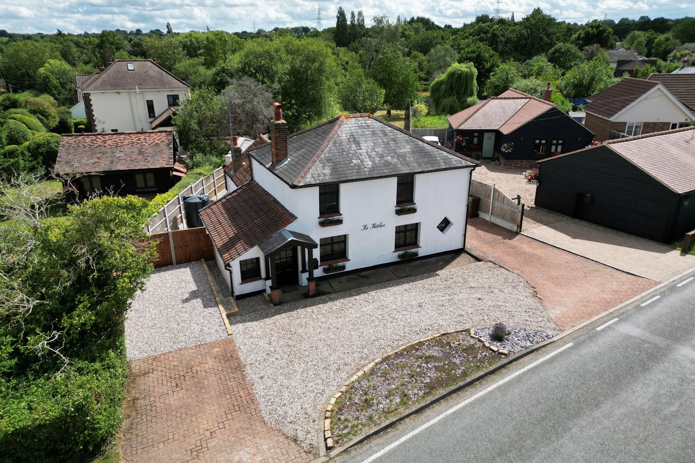 Photos of South Hanningfield Road, Rettendon Common, Chelmsford CM3