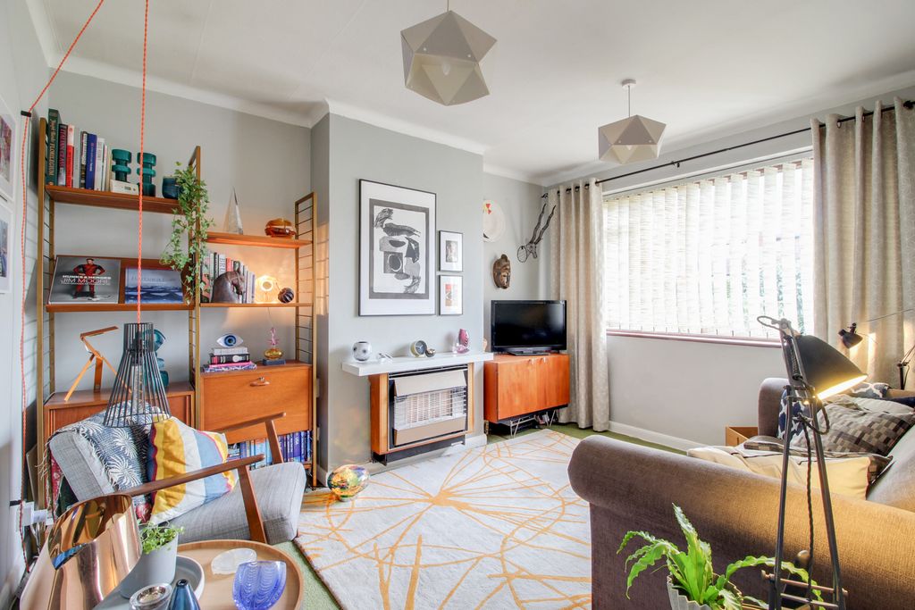 Free property report 34 Golden Riddy, Linslade, LU7 2RJ Chimnie