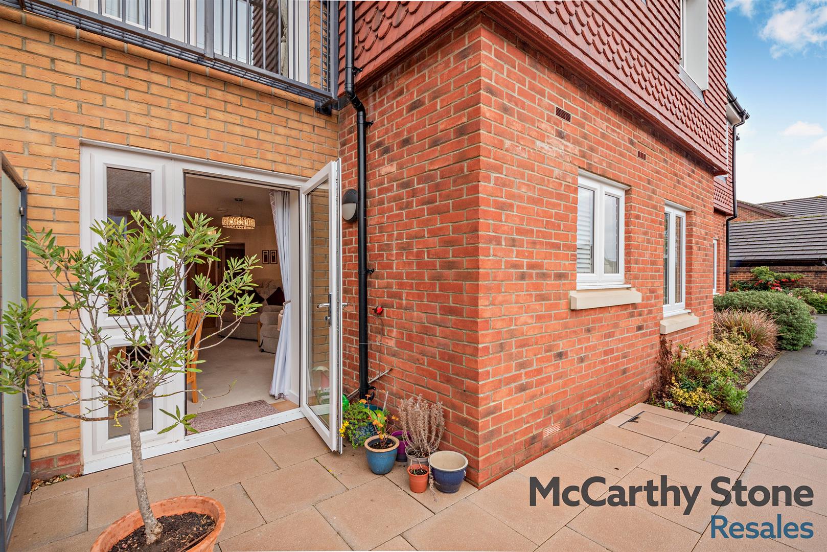 1-bed flat on 4 William House, The Moors, Thatcham, £129,995