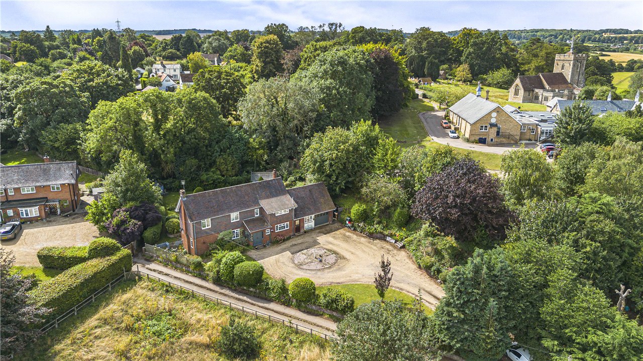 5 bedroom detached house for sale 0
