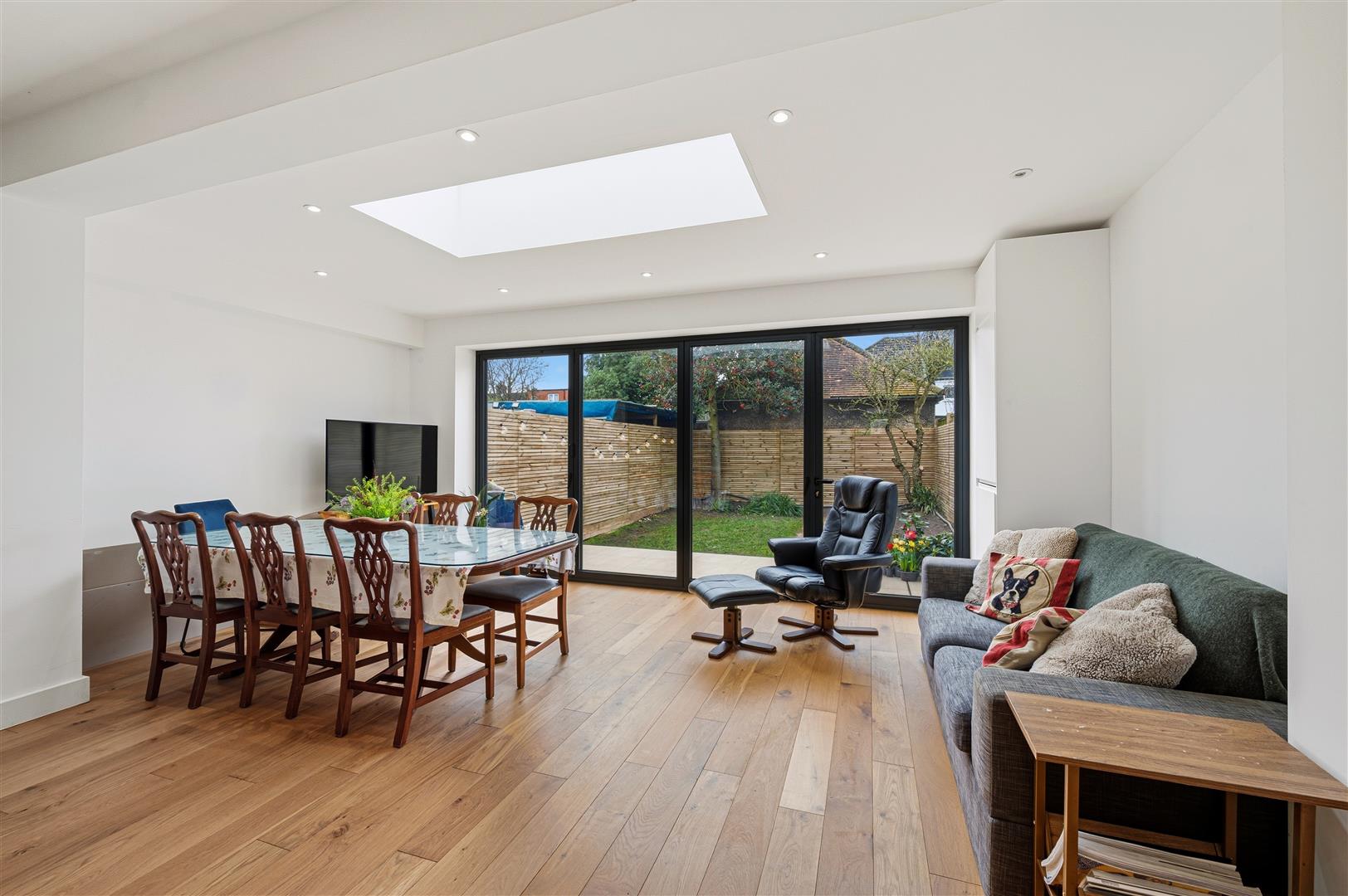 4 bedroom terraced house for sale 0