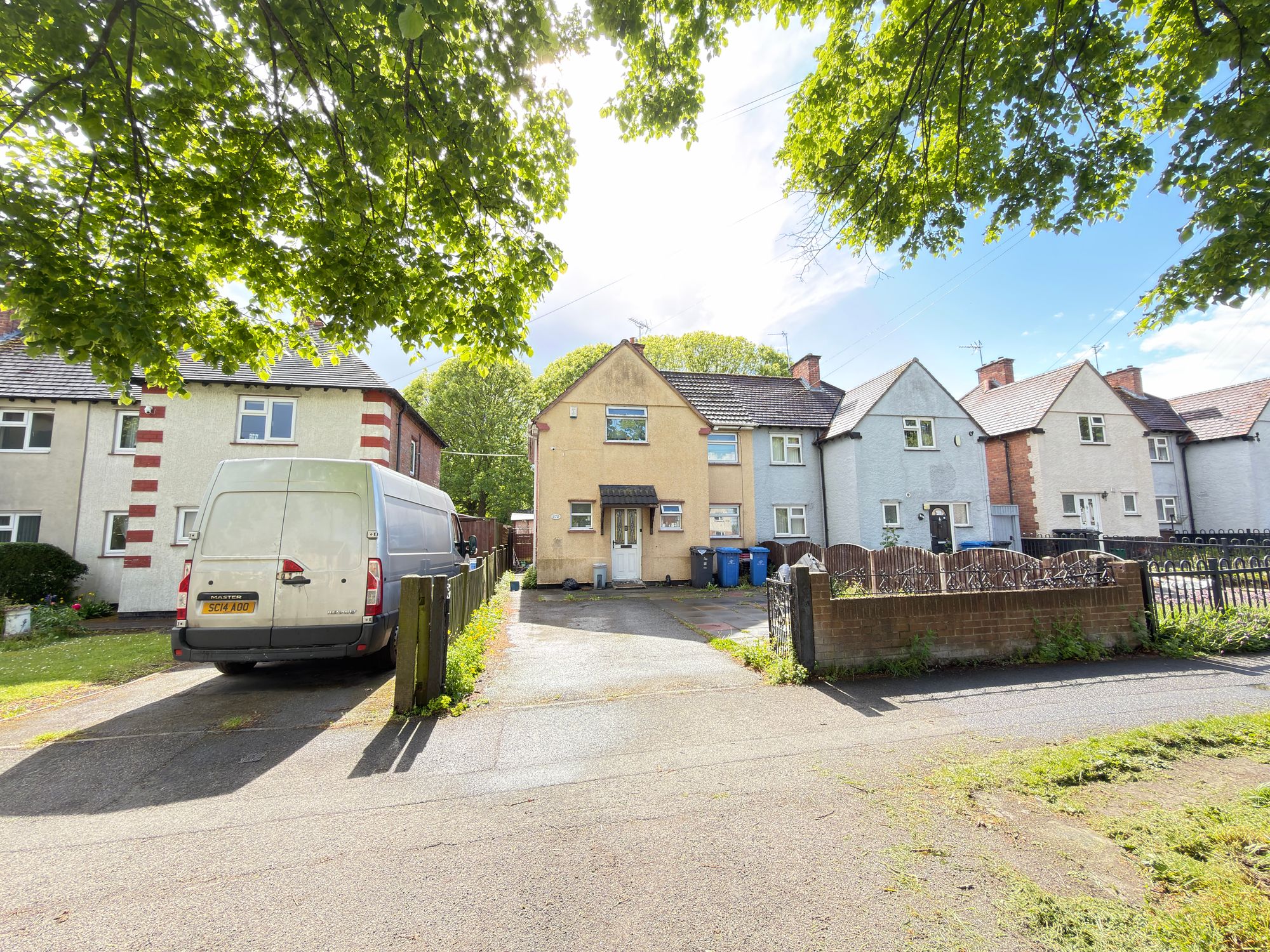 3 bed semi-detached house for sale