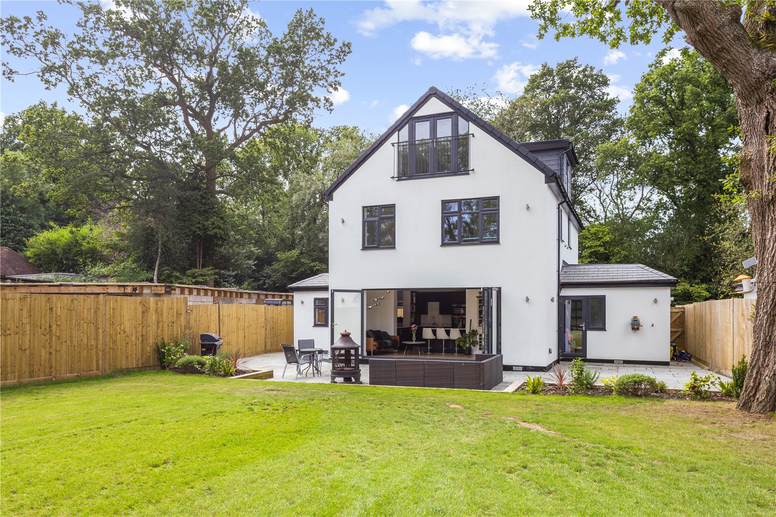 5 bedroom detached house for sale 0