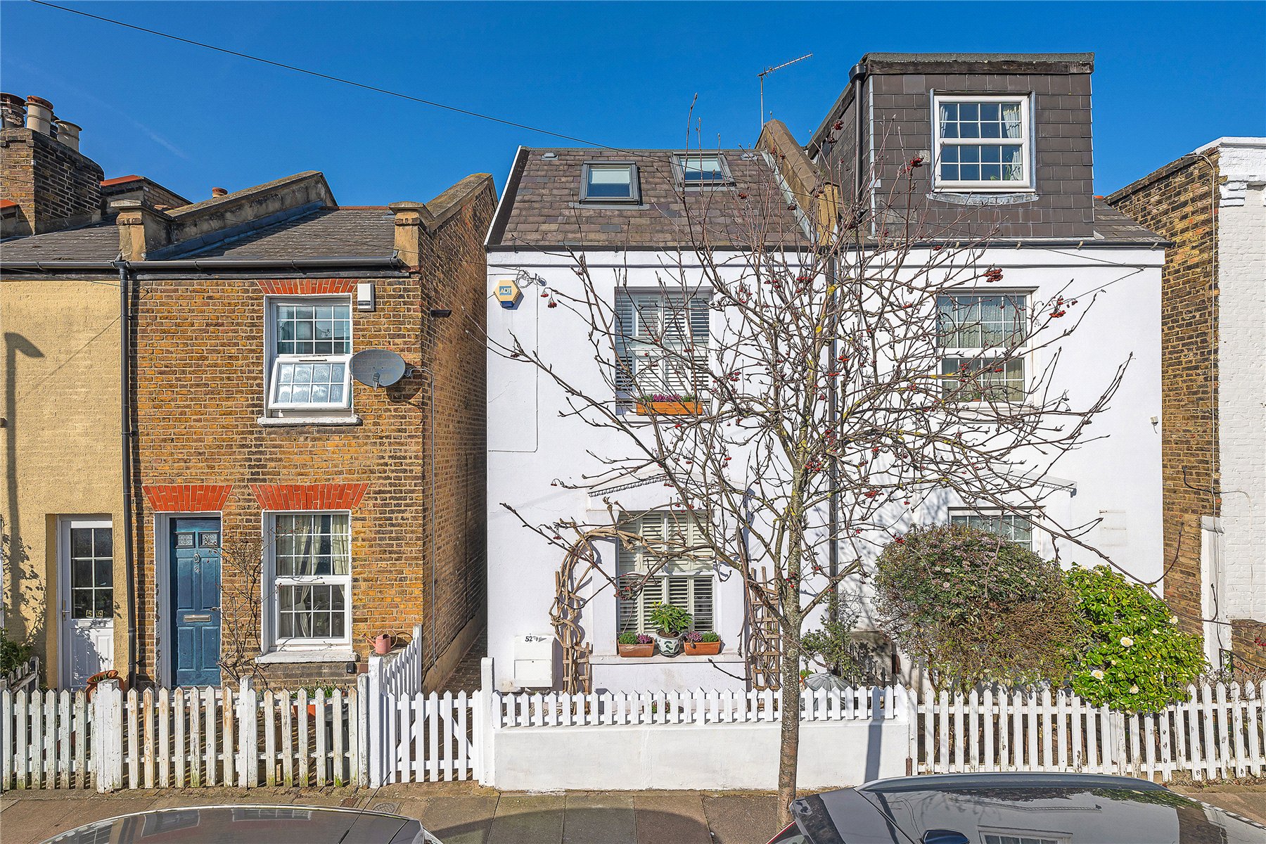 3 bedroom flat for sale in London