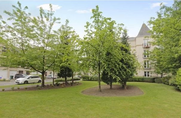 2 Bedrooms Flat to rent in Huntingdon Place, New Town, City Centre EH7