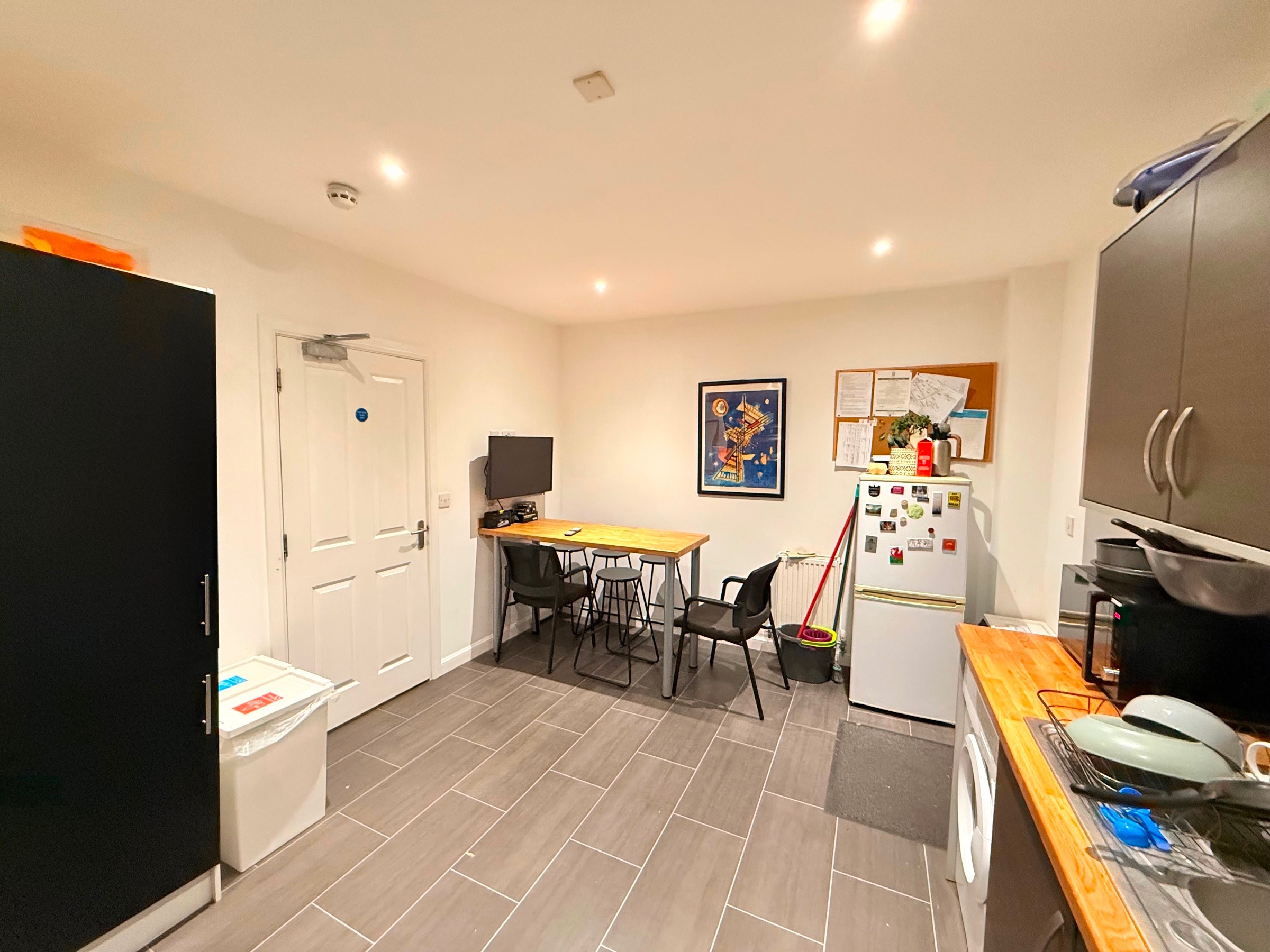 Room 3, 25 Garland Road, Colchester photo 5