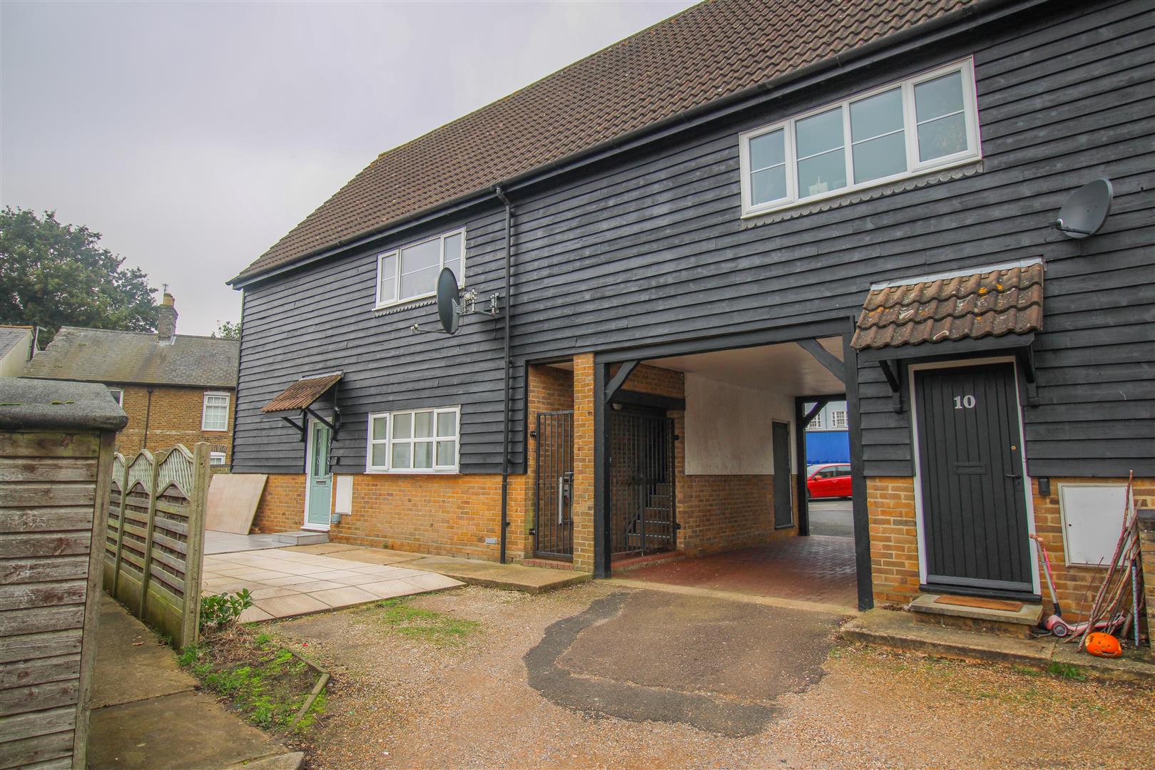 8, Barn Court, Sawbridgeworth photo 3