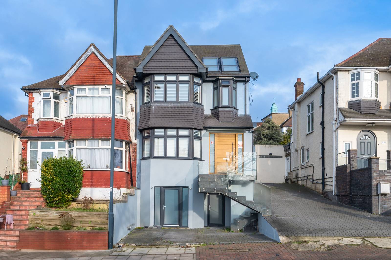 3 bedroom detached house for sale 0