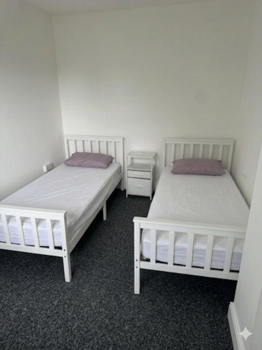 53, Charlton Crescent, Barking photo 3