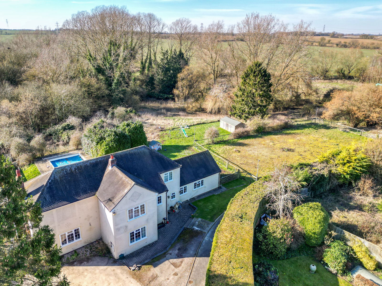 4 bedroom detached house for sale 0