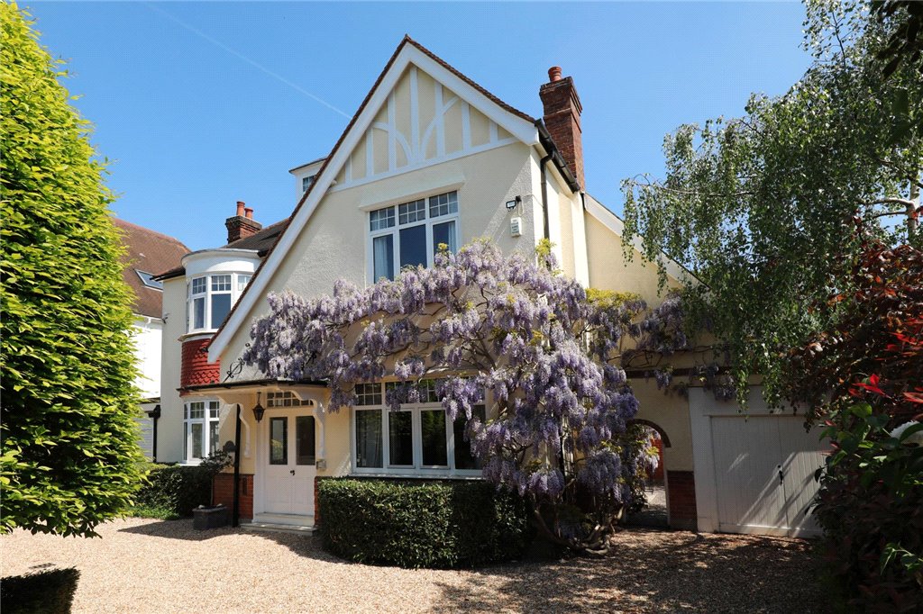 6 bedroom country house for sale
