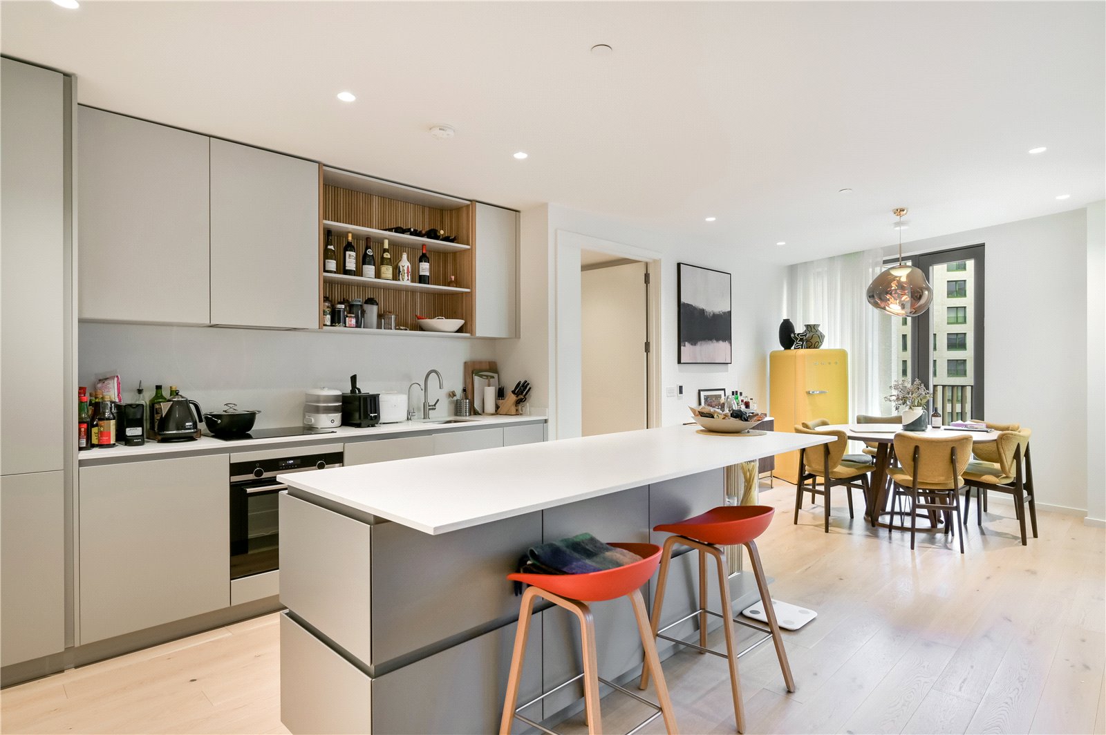 3 bedroom flat for sale 0