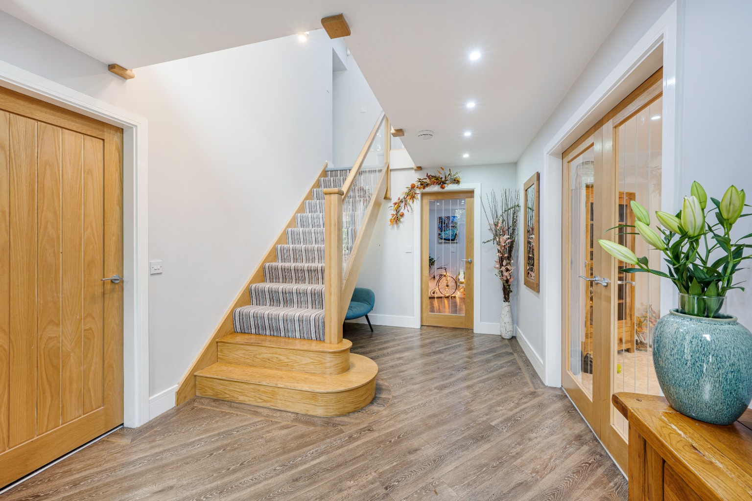 5 bedroom detached house for sale 0