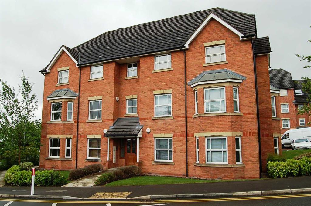 Royal Court Drive, Bolton photo 2