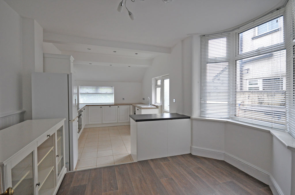 46, Preston Avenue, Newport photo 4