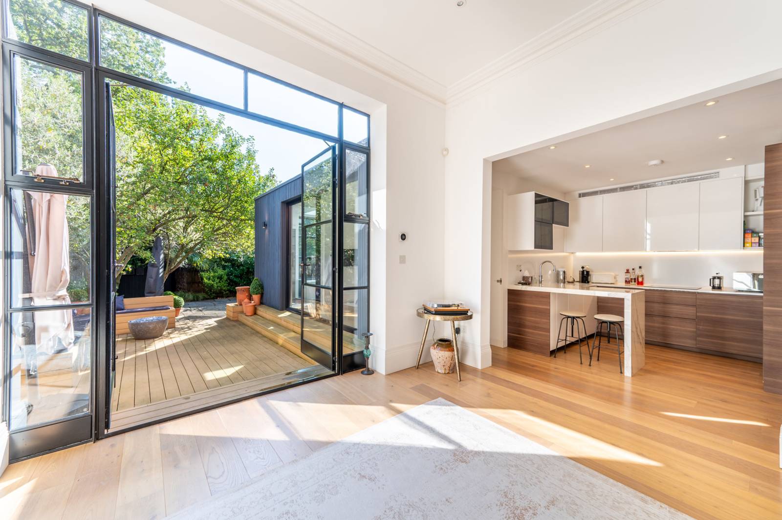 3 bedroom maisonette for sale 0