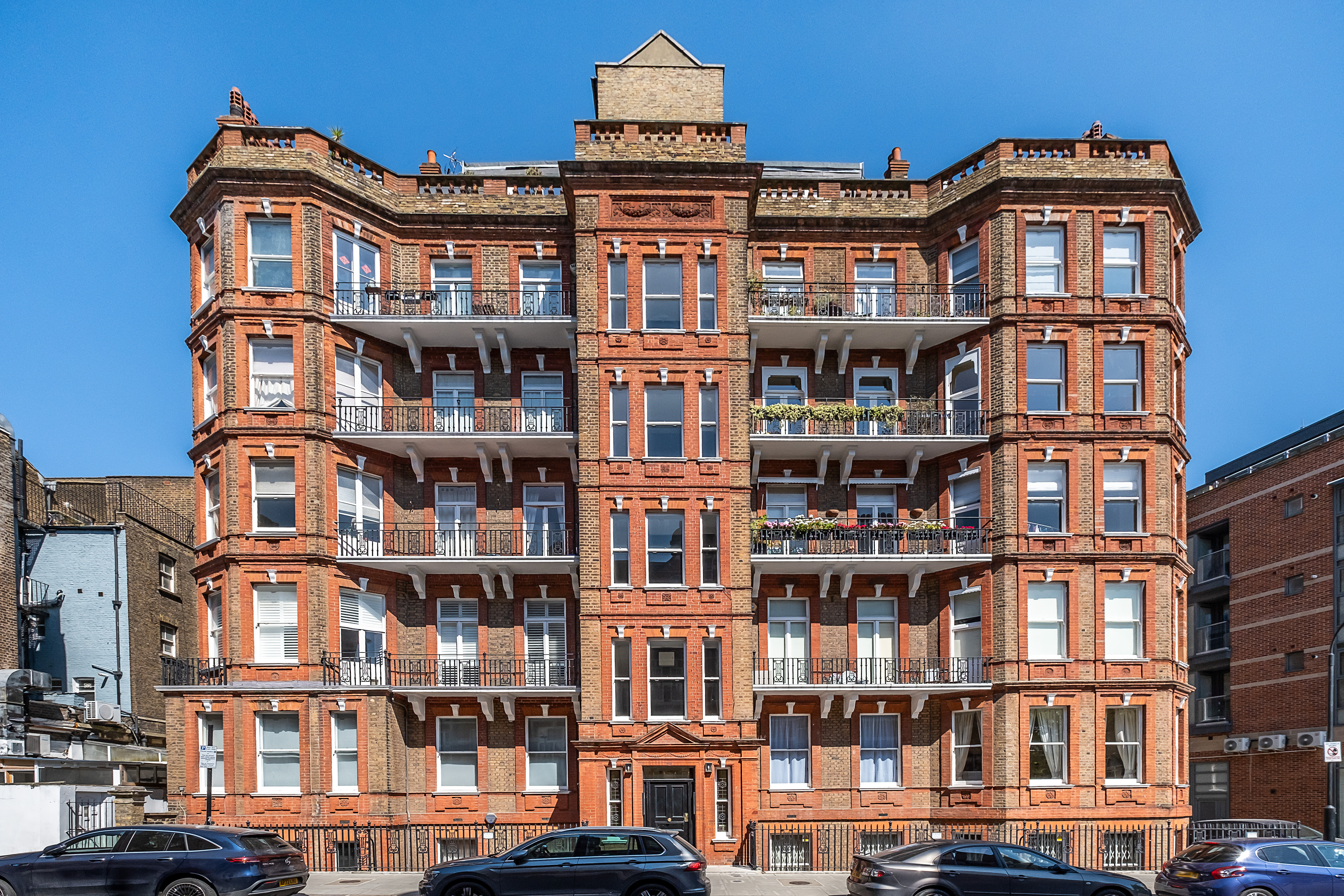 3 bedroom flat for sale 0